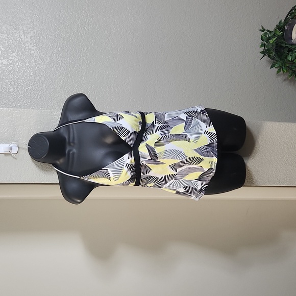Nike Yellow/Black Floral Tankini Top Size 10 - Picture 1 of 7